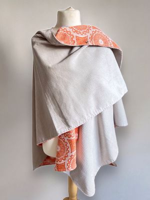 BODYPOFA CLASSIC // Cord Beige mit Baumwolle Mandala Orange inkl. Druckknopf // Poncho, Cape, Überwurf zu. Wenden für Zweibeiner // SOFORTKAUF