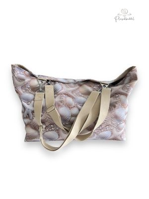 BEACHBAG PREMIUM // Softshell Seaworld MUSCHELN, Tragegurten in Sand, Innenfutter Outdoorgewebe Sahara und Reißverschluss in Grau