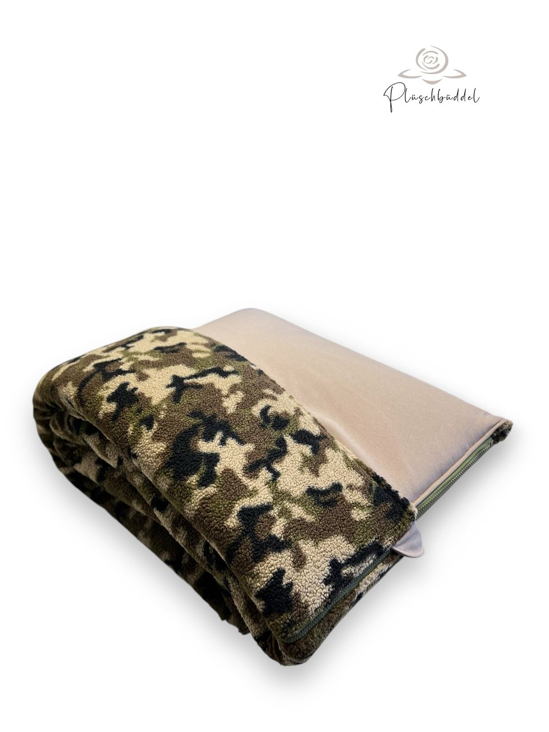 PLÜSCHBÜDDEL CLASSIC // Softshell Sandmelange +  Teddy Camouflage + Reissverschluss Olive // Grösse L ca. 120x65 cm // SOFORTKAUF