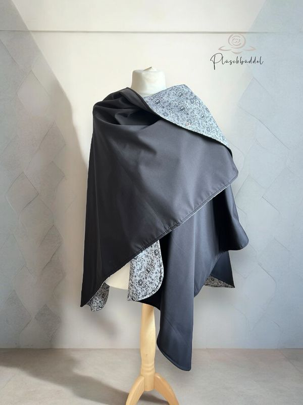 BODYPOFA CLASSIC // Softshell Schwarz mit Baumwolle Print-Motiv &quot;Schwarze Spitze) optinal mit Druckknopf // Poncho, Cape, Überwurf zu. Wenden für Zweibeiner // SOFORTKAUF
