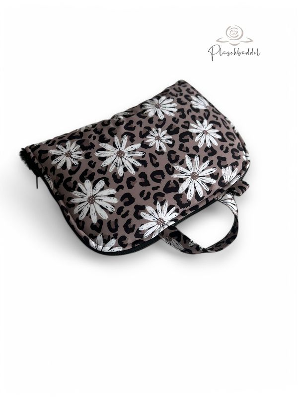 POPOPOFA // Sitzfläche ca. 30x50 cm // Softshell Special Leoblümchen mit Bubbles Black // Sitzkissen zum Zusammenklappen