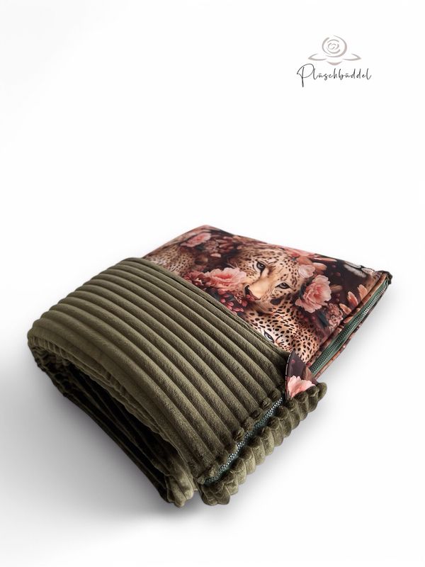 PLÜSCHBÜDDEL PREMIUM OUTDOOR // Größe 95x70 cm // Softshell Special Cooler Jaguar + Streifenplüsch Arneegreen + Reißverschluss Dunkelgrün // SOFORTKAUF