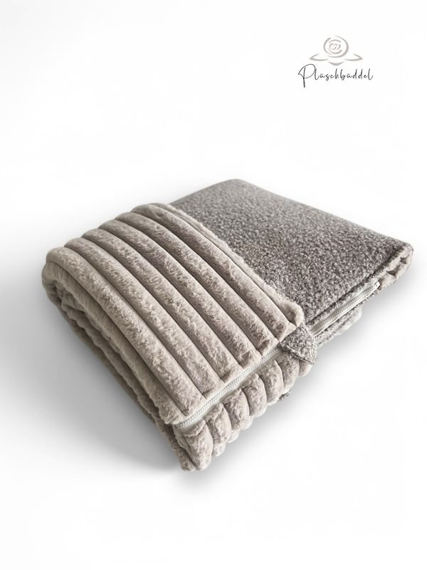 PLÜSCHBÜDDEL PREMIUM INDOOR // Größe 95x70 cm // Bouclé Graumelange + Rippen Hellgrau + Reißverschluss  Hellgrau // SOFORTKAUF