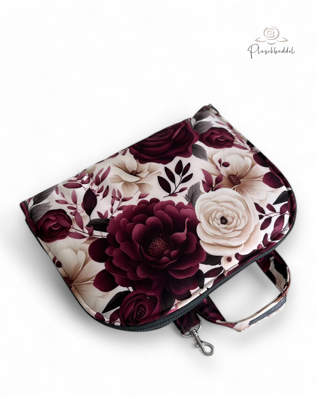 POPOPOFA // Sitzfläche ca. 30x50 cm // Softshell Special Red Roses mit Cord Aubergine // Sitzkissen zum Zusammenklappen