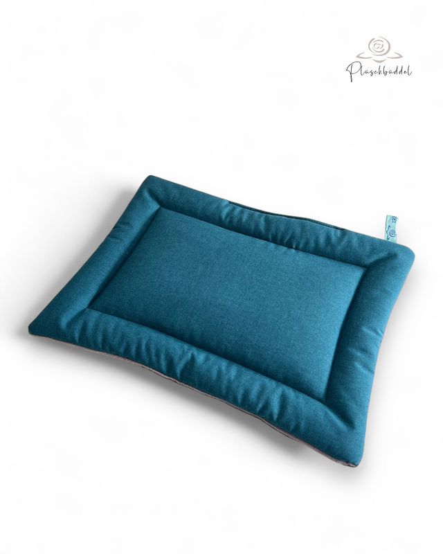 KLEINE MATTE SITZKISSEN  // ca. 27x38 cm  // Softshell Petrolmelange mit  Cord Grau // gefüttert mit 4 cm Volumenvlies
