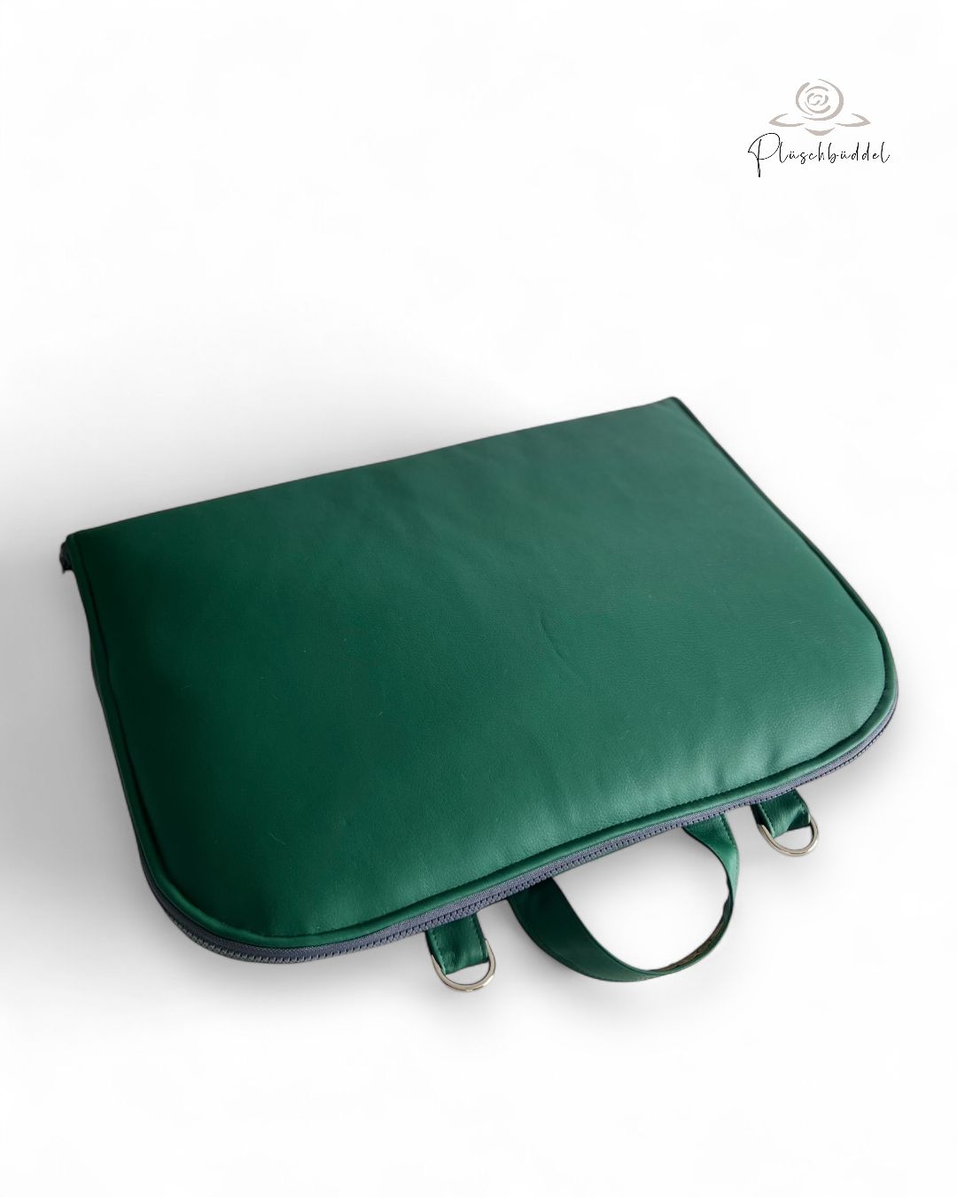 DOGGO in Grösse M // Kunstleder Dunkelgrün + Welle Graphit + Reissverschluss Grau // Hundematte TO GO // mit D-Ringen und Handschlaufe // ohne Tragegurt DOGGO in Grösse M // Kunstleder Dunkelgrün + Welle Graphit + Reissverschluss Grau // Hundematte TO GO // mit D-Ringen und Handschlaufe // ohne Tragegurt