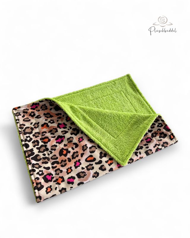 SOFAPOFA OUTDOOR LUXUS ungefüttert // Softshell Special City Leo mit Frottée Lindgrün // ca. 65x45 cm // SOFORTKAUF