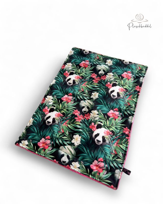 SOFAPOFA OUTDOOR LUXUS ungefüttert // Softshell Special Panda im Wald mit Frottée Pink // ca. 65x45 cm // SOFORTKAUF