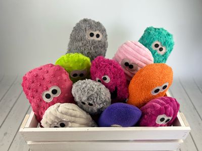 BÜDDEL-GEIST GROSS // Streifenplüsch Toffee //  Upcycling-Spielzeug ohne Quitschie // Schutzengel Traumfänger Seelentröster Sorgenfresser für Vierbeiner