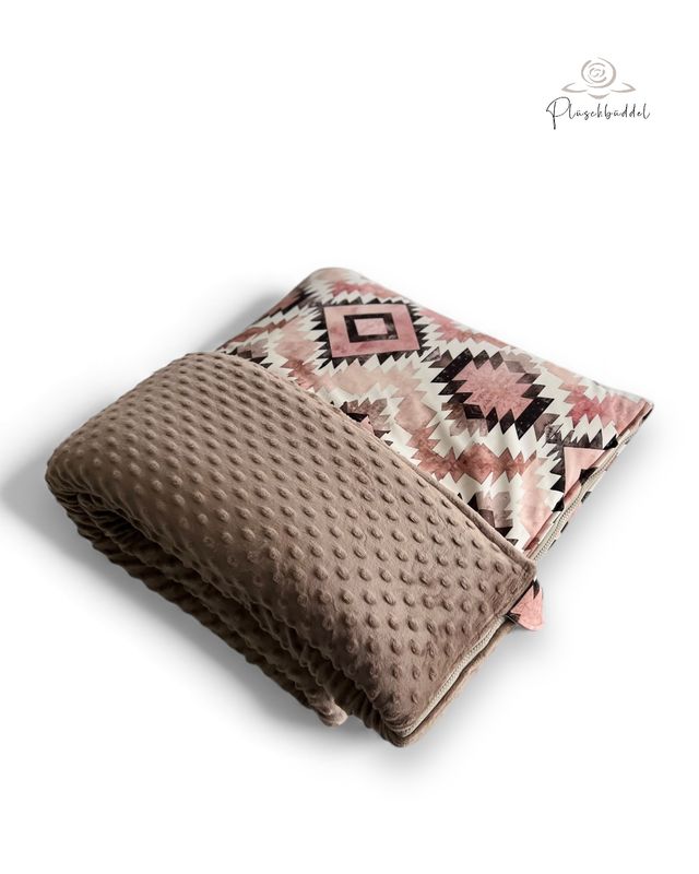 PLÜSCHBÜDDEL LUXUS OUTDOOR // Größe 95x70 cm // Softshell Special Aberhatschi mit Minky Dots Camel (sehr ähnlich Cappuccino, aber einen Tick rosastichig) + Reißverschluss Hellgraubeige // SOFORTKAUF