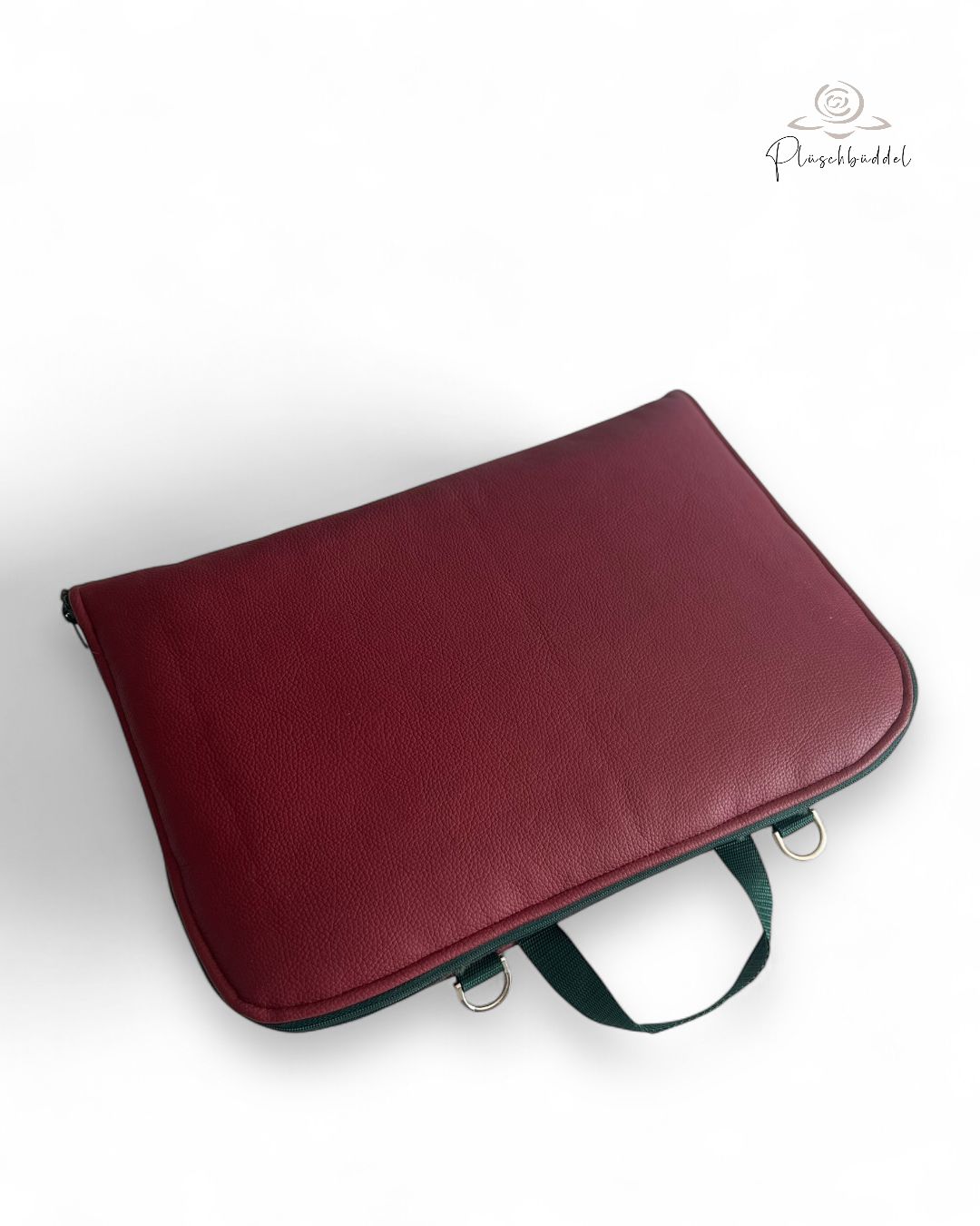 DOGGO in Grösse M // Kunstleder Büffel Bordeauxrot + Fuchs Loden + Reissverschluss Dunkelgrün // Hundematte TO GO // mit D-Ringen und Handschlaufe // ohne Tragegurt