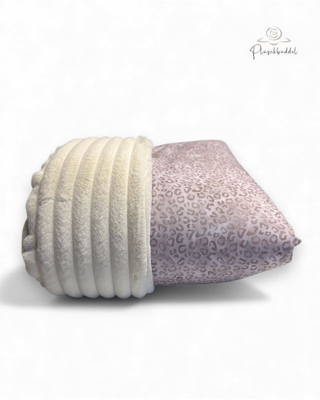 PLÜSCHBÜDDEL PREMIUM OUTDOOR //  GRÖSSE L ca. 120x70 cm // Softshell Schneepanther mit Rippen Ecru-Sahne // SOFORTKAUF