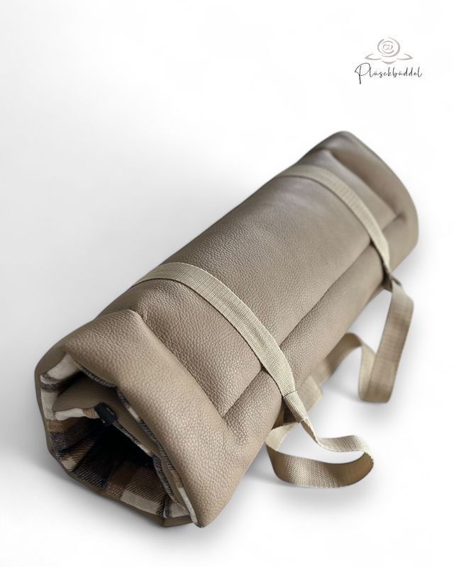 ROLLPOFA PREMIUM  // ca. 45 x 70 cm  // Kunstleder Büffel Beige mit Baumwollflanell Braunlau Karo // mit 4 cm Volumenvlies inkl. separatem Tragegurt
