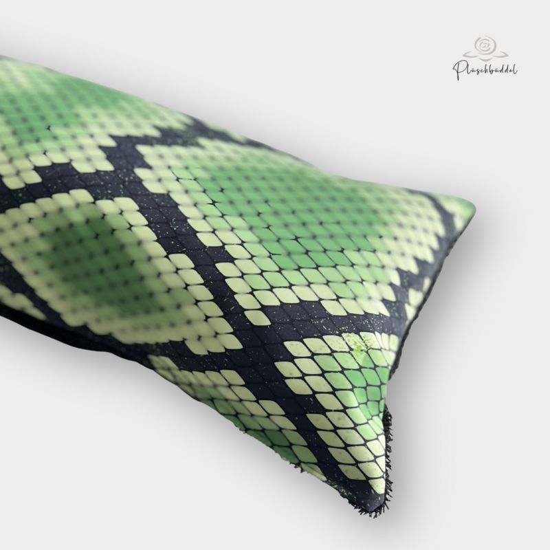 MINI-KISSEN // ca. 20x40 cm // Strandkissen aus Softshell Schlange grün mit Frottée Schwarz // SOFORTKAUF