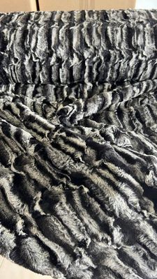 Kunstfell LAPIN // Farbe Schwarz mit Elfenbein // Meterware à 0,5 Meter pro Stück
