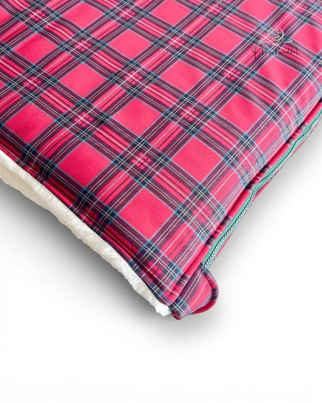 PLÜSCHBÜDDEL PREMIUM OUTDOOR // Größe 95x70 cm // Softshell Karo rot mit Dicke Rippen Ecru-Sahne + Reißverschluss Dunkelgrün // SOFORTKAUF