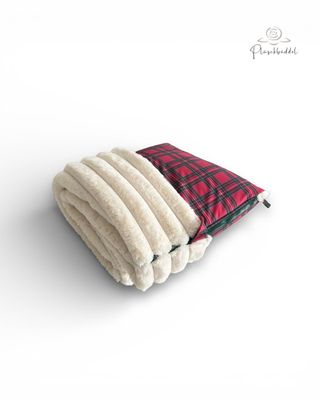 PLÜSCHBÜDDEL PREMIUM OUTDOOR // Größe 95x70 cm // Softshell Karo rot mit Dicke Rippen Ecru-Sahne + Reißverschluss Dunkelgrün // SOFORTKAUF PLÜSCHBÜDDEL PREMIUM OUTDOOR // Größe 95x70 cm // Softshell Karo rot mit Dicke Rippen Ecru-Sahne + Reißverschluss Dunkelgrün // SOFORTKAUF