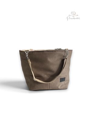 BÜDDELBAG CLASSIC SOFORTKAUF // Grösse  Quadrat // Kunstleder Taupe Vintage mit Wechsel-Inlet Teddy Beigesand mit Tragegurt in Beige // TYP B
