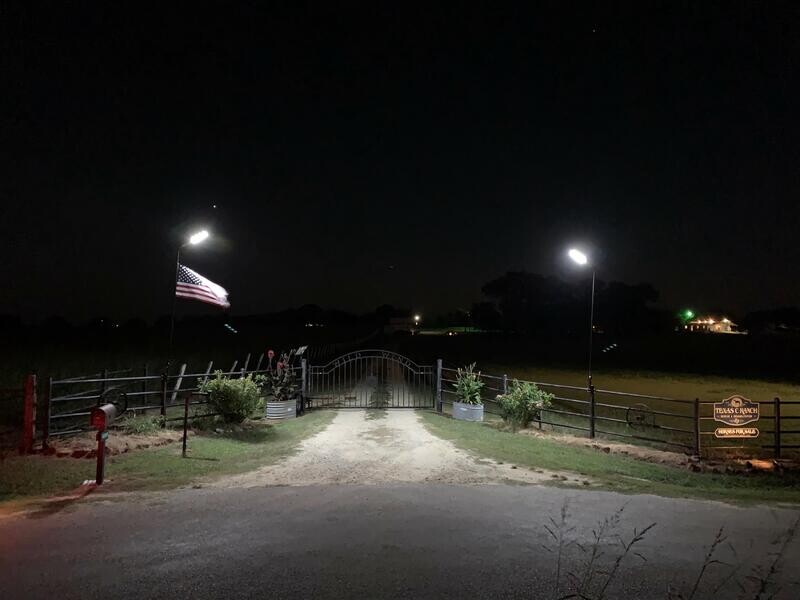 Ranch Hand 500w Fence Mount Solar Lighting System