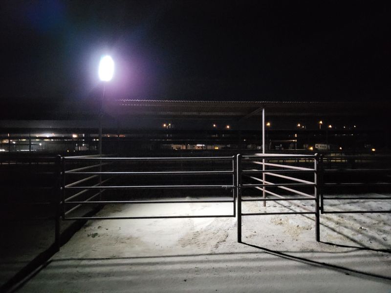 Ranch Hand 1000w Outbuilding/Retro Fit Solar Lighting System