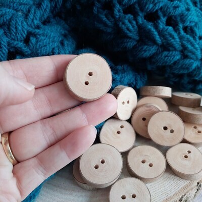 25mm natural wood buttons - Camellia