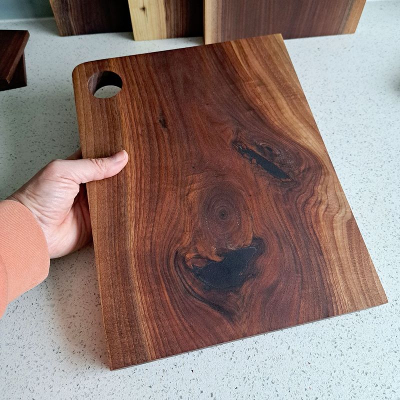 Walnut chopping board No.7