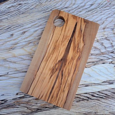 Olive wood chopping board No.2