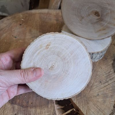 4cm tall Maple wood logs (rough sanded)