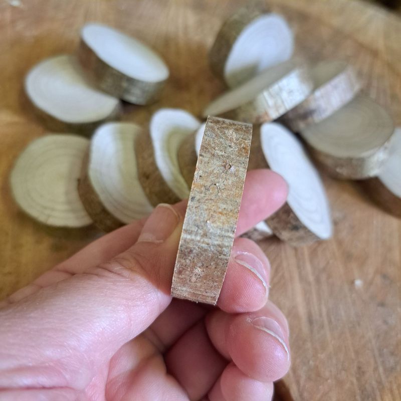 4.5cm oval hazel wood slices - Grey bark