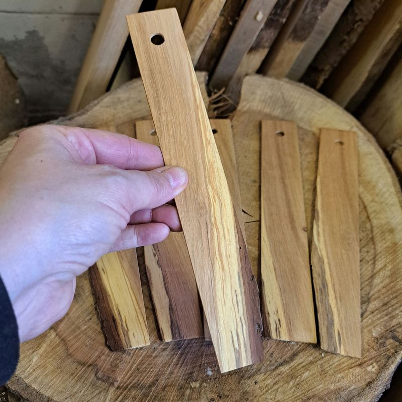 Spalted oak bookmarks (waney edge) Spalted oak bookmarks (waney edge)