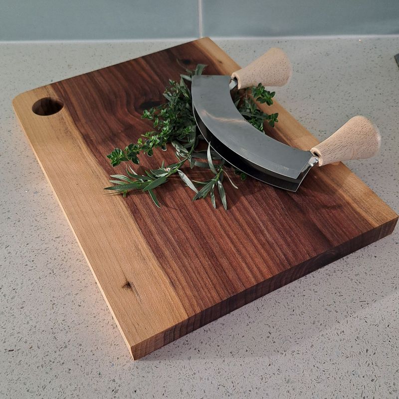Walnut chopping board No.6