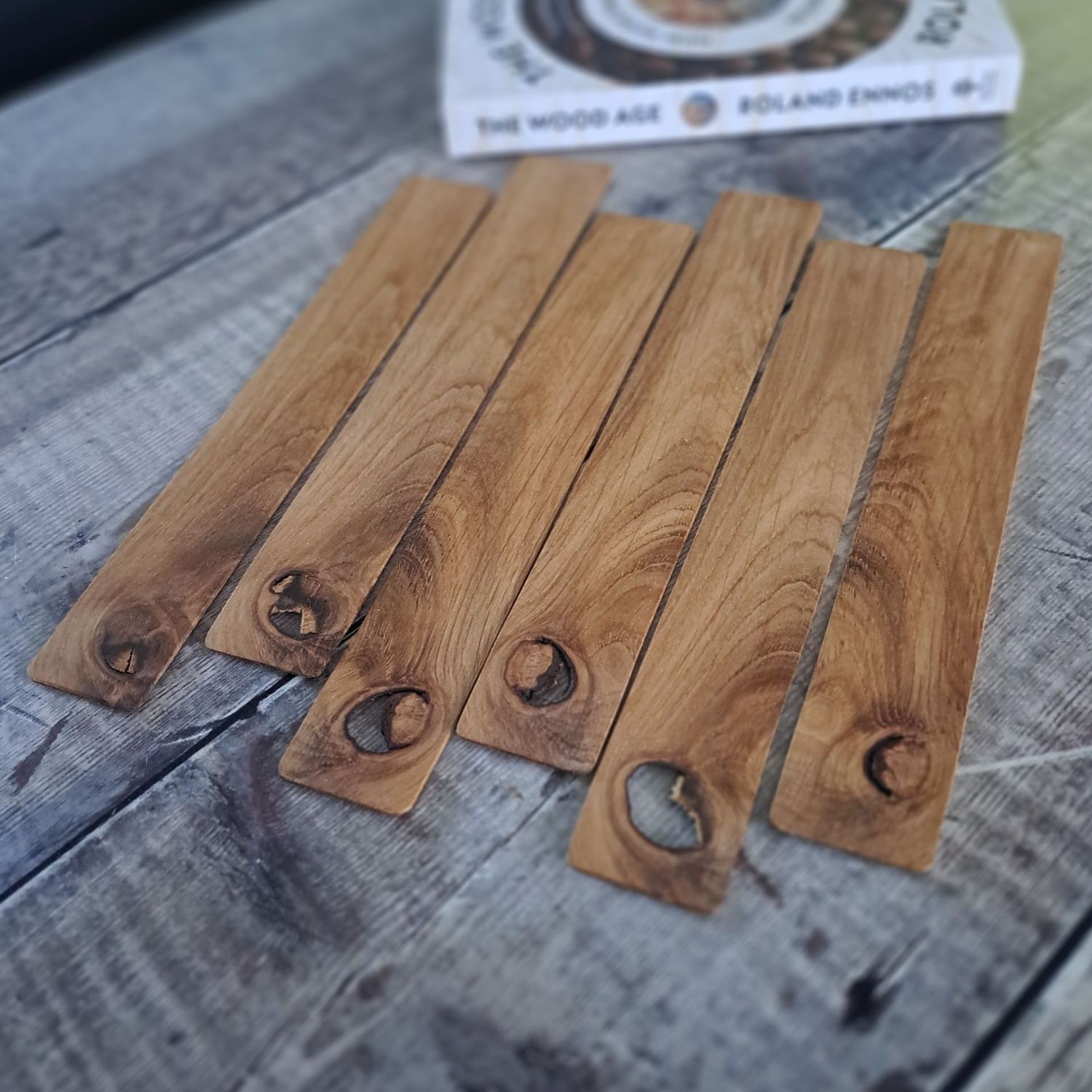 Missing knot oak wood bookmarks