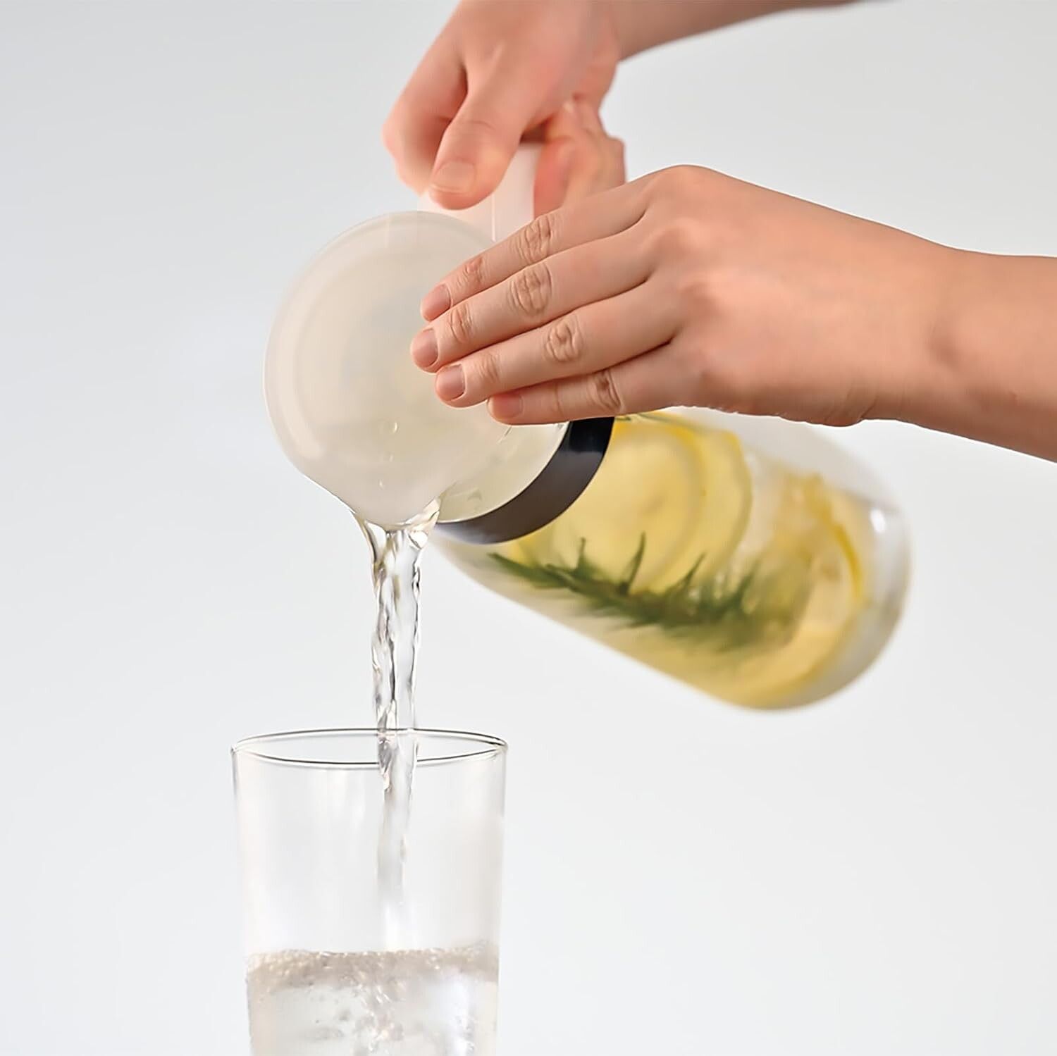 HARIO Slim Refrigerator Water Pot 1.4L (Heat-Resistant Glass), Transparent White (Made in Japan)