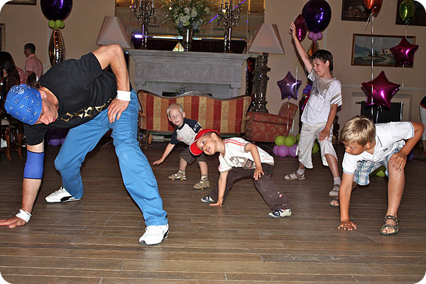 Детская дискотека, танцевальная вечеринка для детей