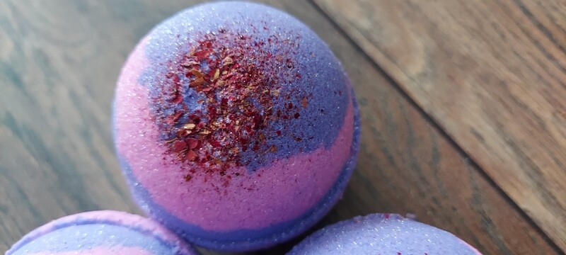 Romantic Rose Bath Bomb (1)