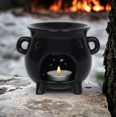 Wizard and Witchcraft Inspired Black Cauldron Design wax/ Oil Burner