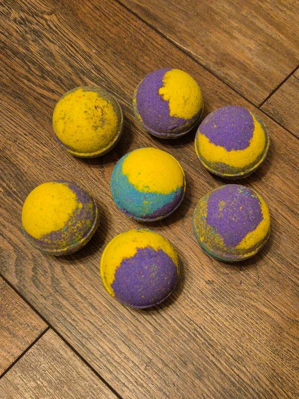 “Gorgeous Galaxy” Bath Bomb (1)