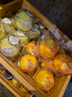 &quot;Uplifting Mood&quot; Scented Bath Bomb (1)