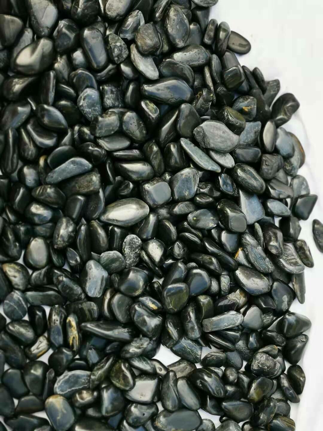 Black cobblestone - glossy /shiny treated surface
