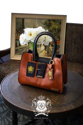 Loulou (Engrave Lover's name on Handbag / Leclair Limited Edition)