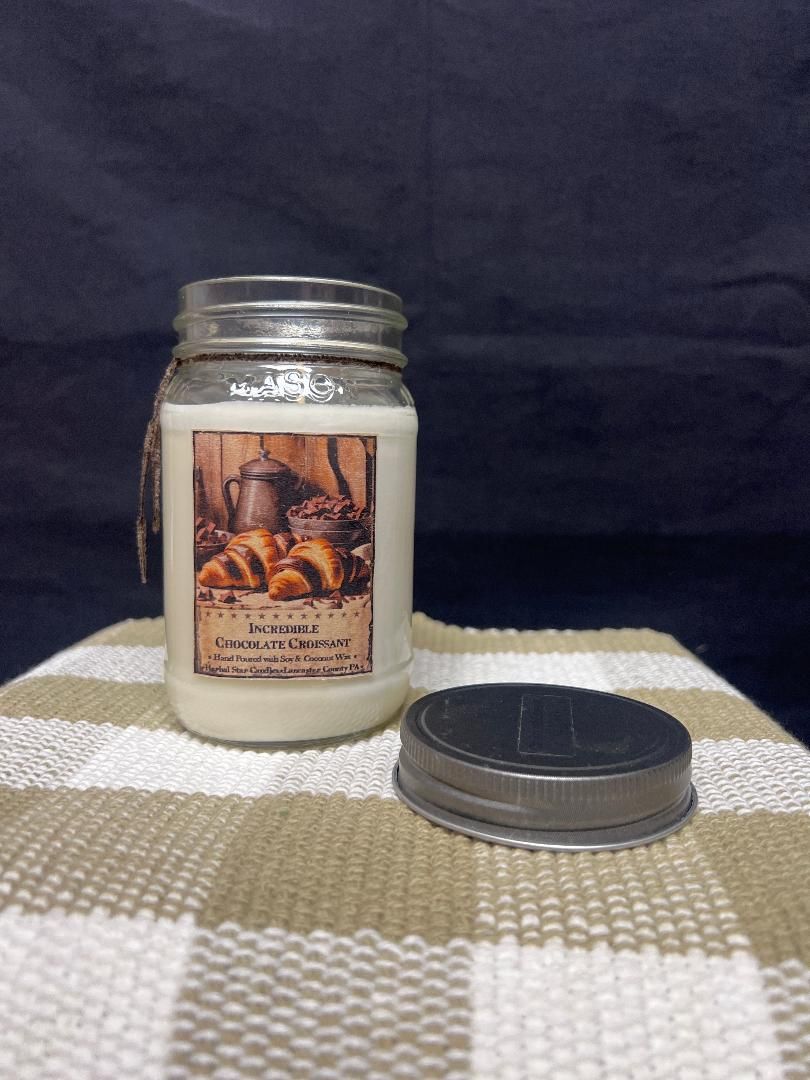 Herbal Star Candle 16oz Chocolate