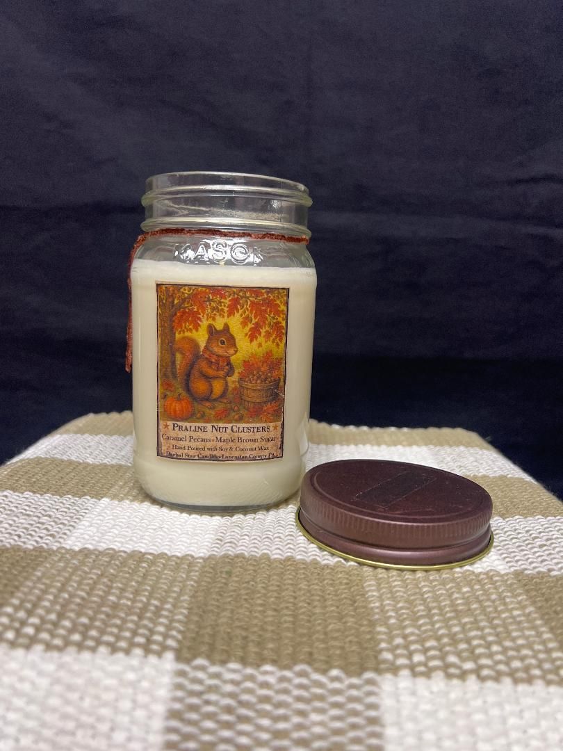 Herbal Star Candle 16oz Praline Nut