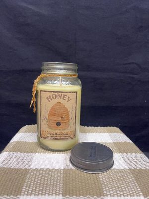 Herbal Star Candle 24 Oz. Honey Cake
