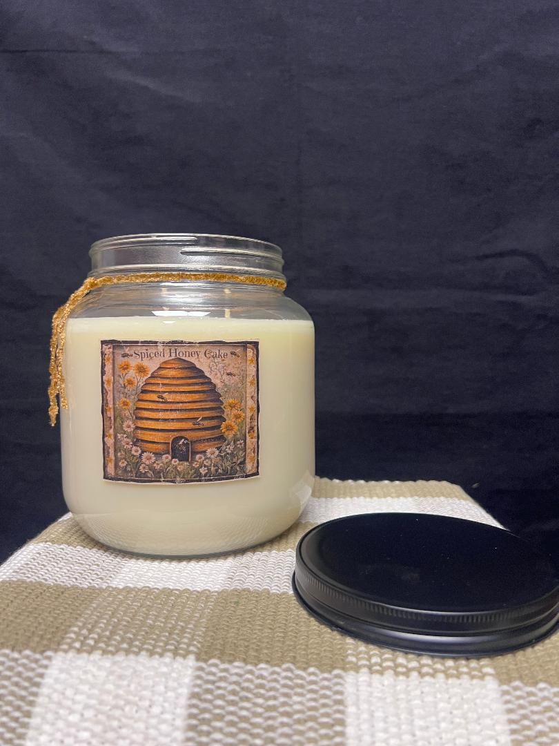 Herbal Star Candle 64 Oz. Spiced Honey Cake