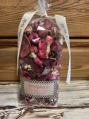 SRL Potpourri Snowflakes & Strawberries 5 Cup Bag