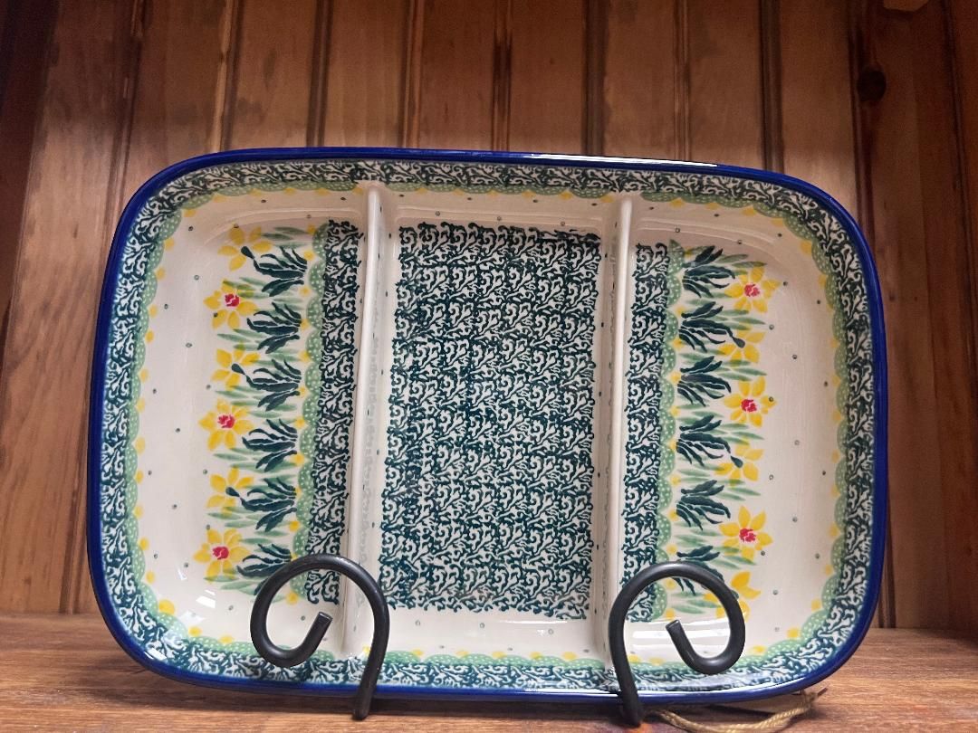 Daffodil Dish Divided 6.5"x9.25"