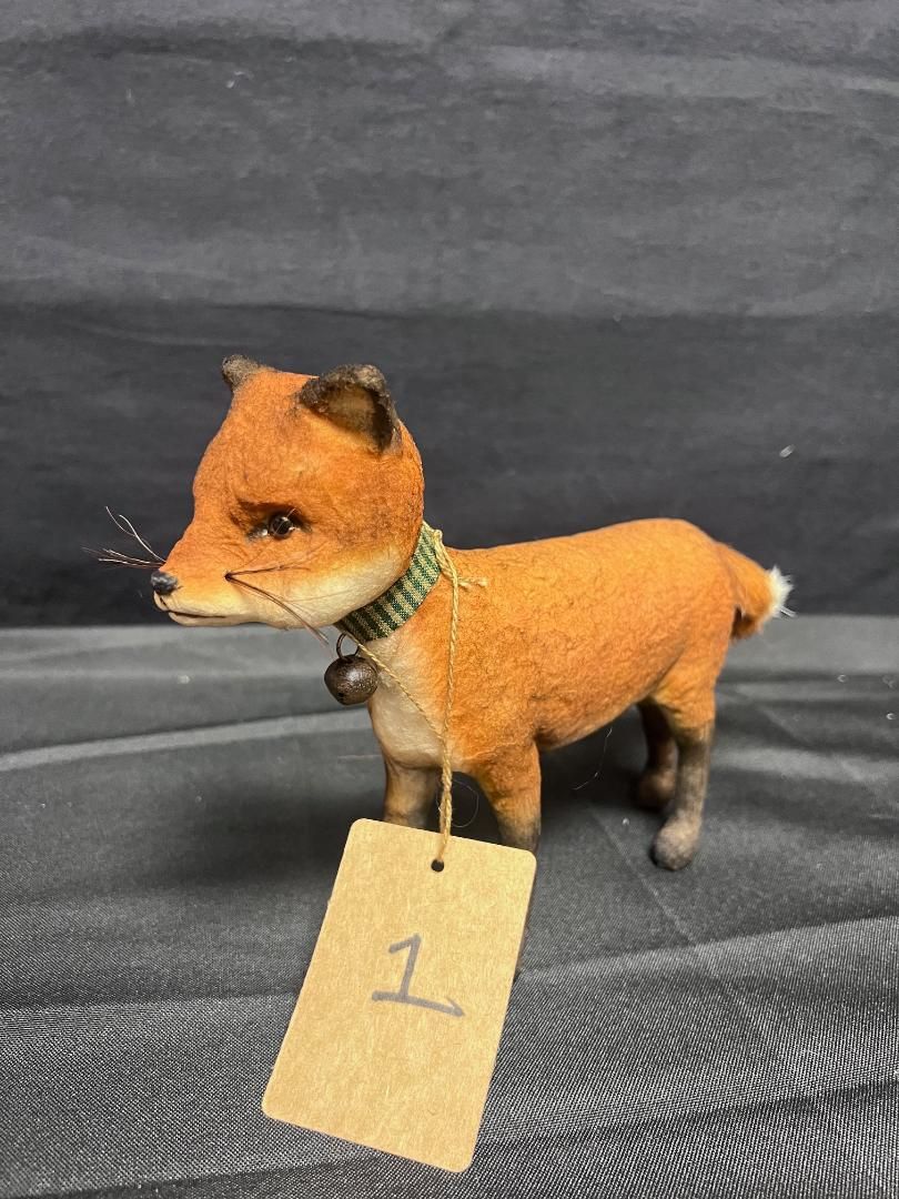 Pippy Standing Fox