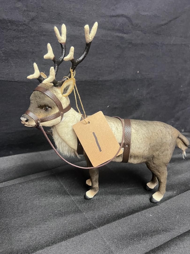 Reindeer Head Turn Left