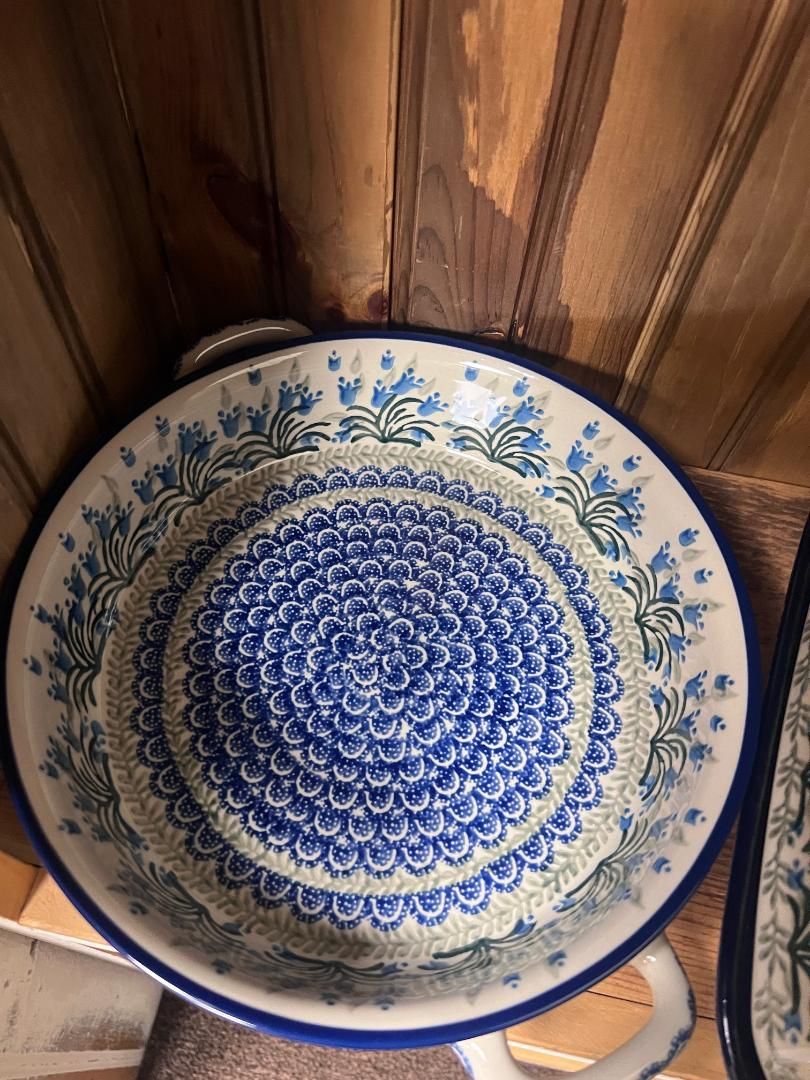 Blue Bells Baker Round w/Handles