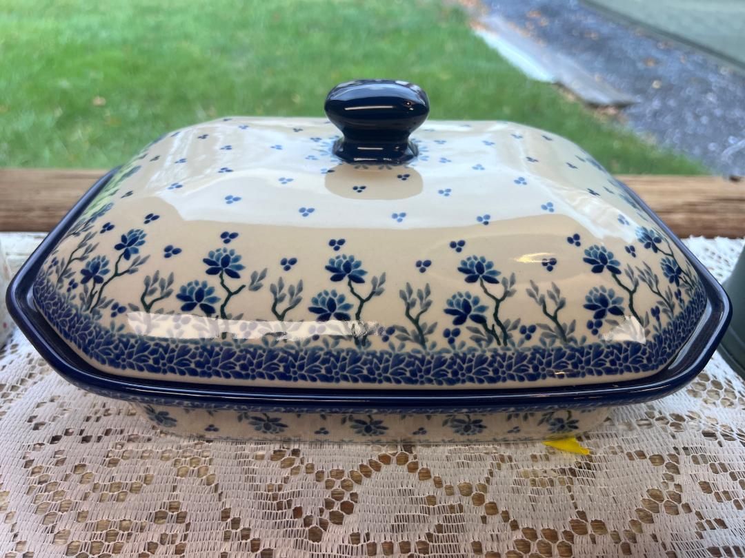 Clover Fields Baker Covered Casserole 9.5"